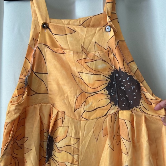 Sunflower Print Jumpsuit: size L/XL - Picture 2 of 7